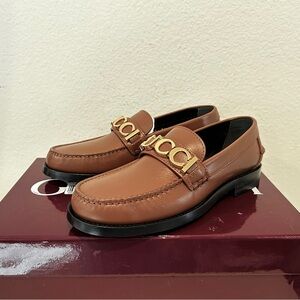 Gucci Cara Signature Letters Logo Leather Loafers Brown Size EU36, New in Box